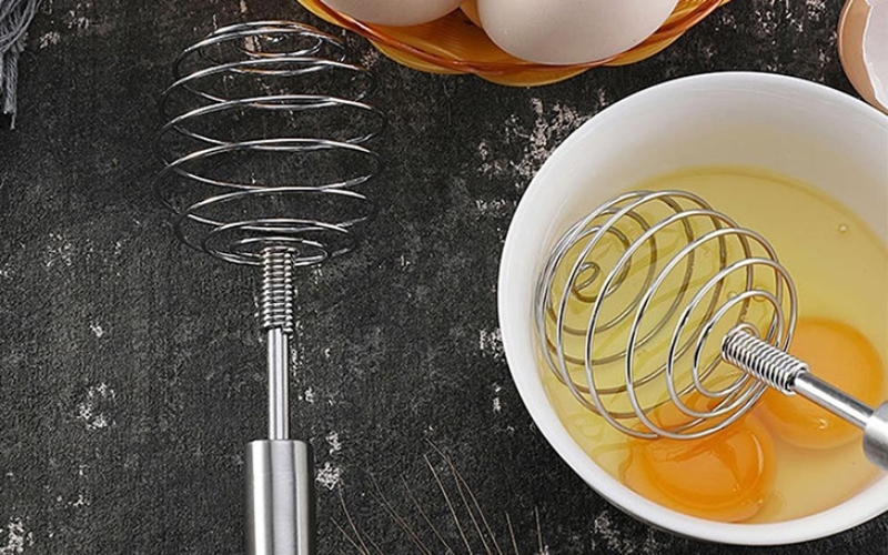 Đánh bông lòng trắng – bí quyết kem xốp mịn, không tanh