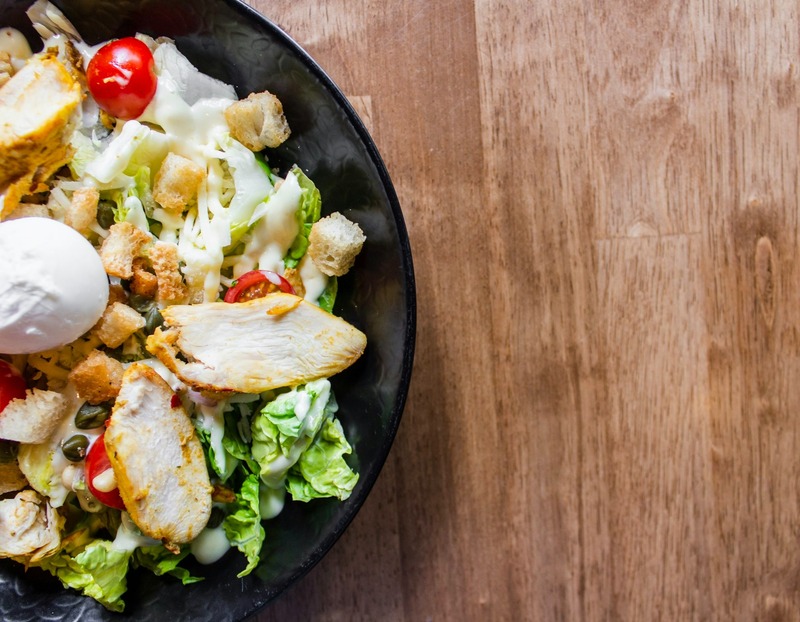 Duy trì 3 bữa chính đủ chất, ăn nhẹ buổi tối và bổ sung 3 bữa phụ giúp tăng cân hiệu quả