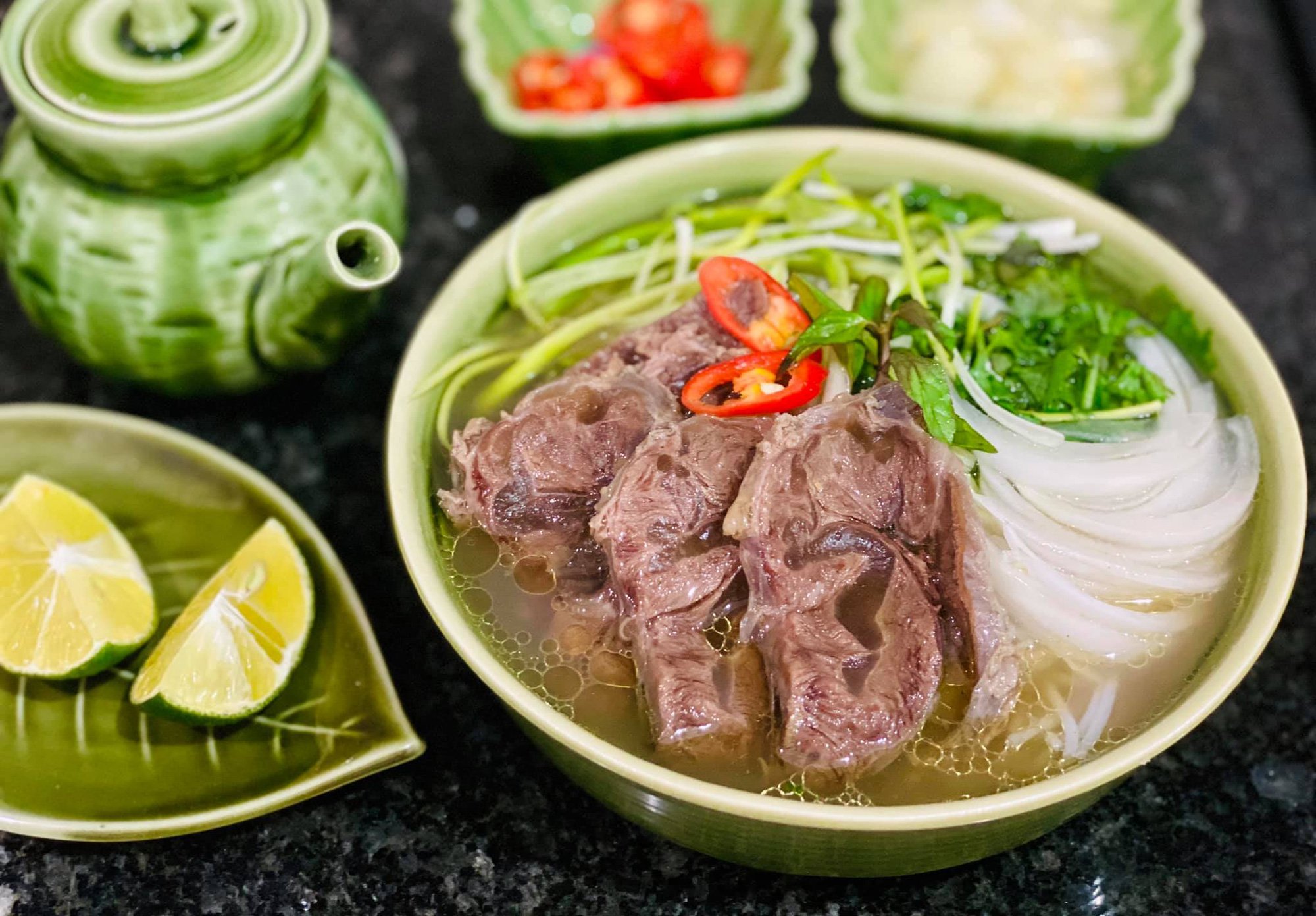 Phở bò luôn là bữa sáng quen thuộc với nhiều người