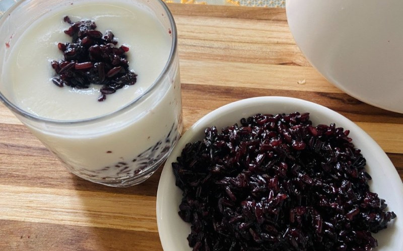 Sữa chua nếp cẩm lên men tự nhiên, hỗ trợ giảm cân và tốt cho tim mạch