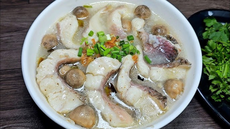 Cá hấp nấm thơm ngon cho bé