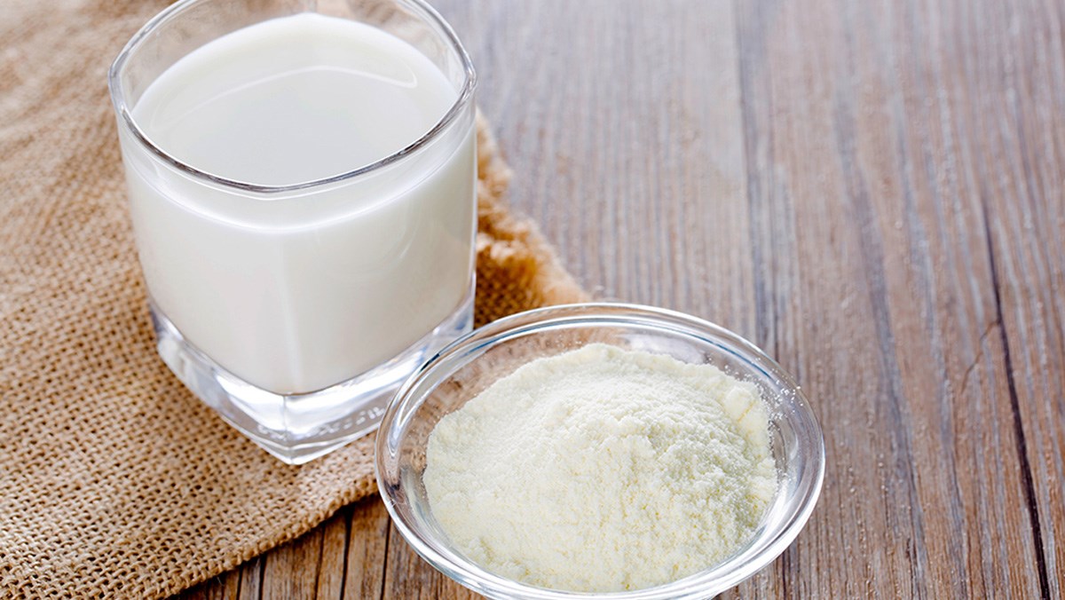 Người không dung nạp lactose nên hạn chế sữa và các sản phẩm từ sữa có chứa lactose