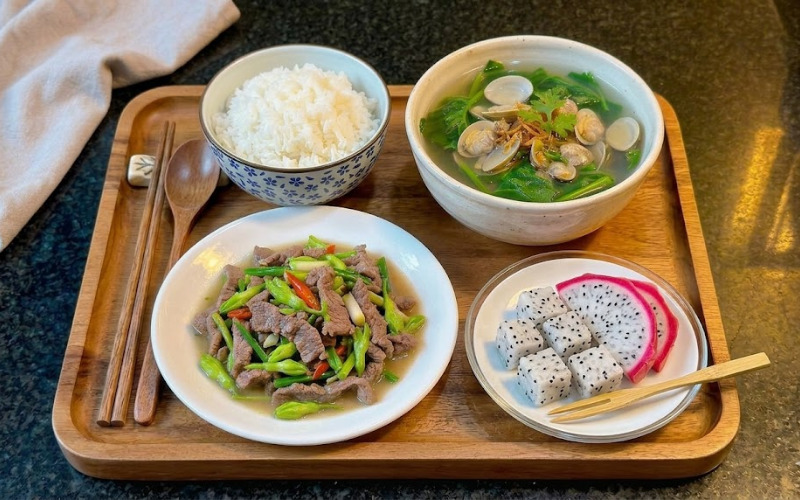 Gợi ý thực đơn dinh dưỡng cho mẹ sau sinh