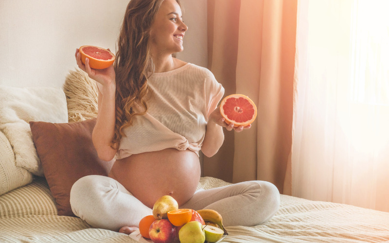 Bà bầu nên ăn nhóm trái cây có múi giàu vitamin C như cam quýt, bưởi cùng các loại quả mọng Bà bầu nên ăn nhóm trái cây có múi giàu vitamin C như cam quýt, bưởi cùng các loại quả mọng